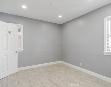 1049 Western Avenue - Photo Thumbnail 9