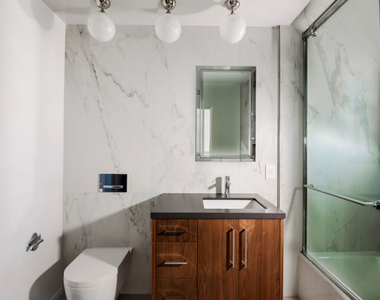 1302 Sweetzer Avenue - Photo Thumbnail 4