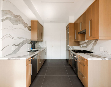 1302 Sweetzer Avenue - Photo Thumbnail 3