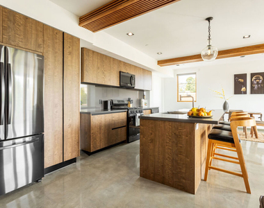 547 N Sweetzer Avenue - Photo Thumbnail 3