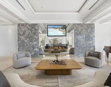 360 Trousdale Place - Photo Thumbnail 5