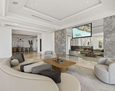 360 Trousdale Place - Photo Thumbnail 4