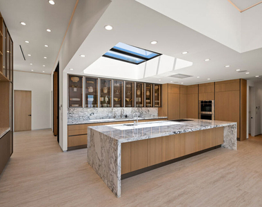 365 Trousdale Place - Photo Thumbnail 14