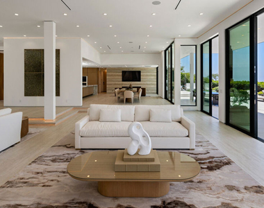 365 Trousdale Place - Photo Thumbnail 11