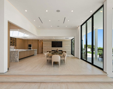 365 Trousdale Place - Photo Thumbnail 20