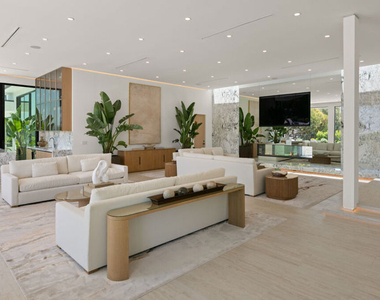 365 Trousdale Place - Photo Thumbnail 22