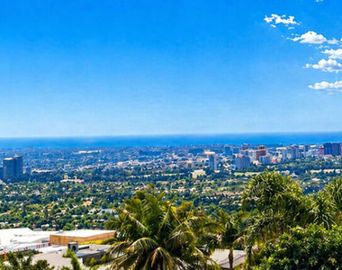 365 Trousdale Place - Photo Thumbnail 7