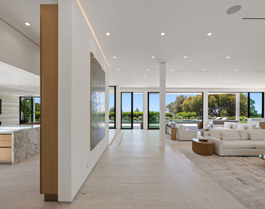 365 Trousdale Place - Photo Thumbnail 9
