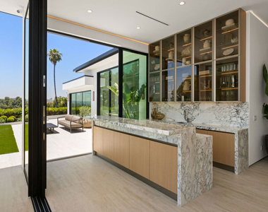 365 Trousdale Place - Photo Thumbnail 28