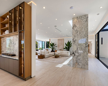 365 Trousdale Place - Photo Thumbnail 2