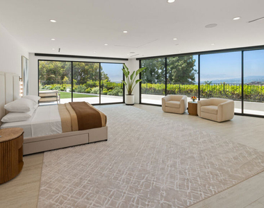 365 Trousdale Place - Photo Thumbnail 29