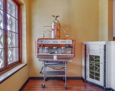 642 S Bronson Avenue - Photo Thumbnail 19