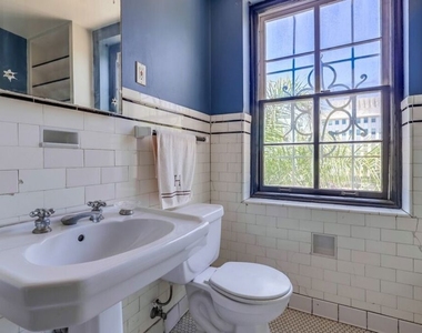 642 S Bronson Avenue - Photo Thumbnail 50