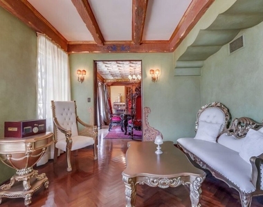642 S Bronson Avenue - Photo Thumbnail 12