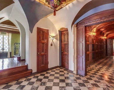 642 S Bronson Avenue - Photo Thumbnail 30