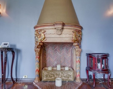 642 S Bronson Avenue - Photo Thumbnail 10