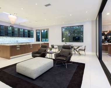 900 N Hillcrest Road - Photo Thumbnail 14