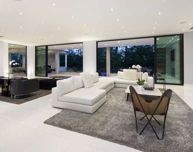 900 N Hillcrest Road - Photo Thumbnail 6