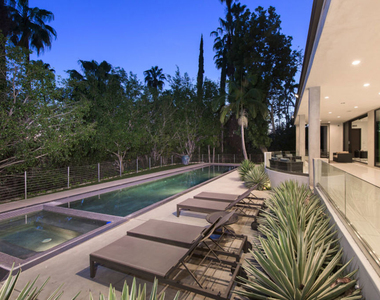 900 N Hillcrest Road - Photo Thumbnail 36