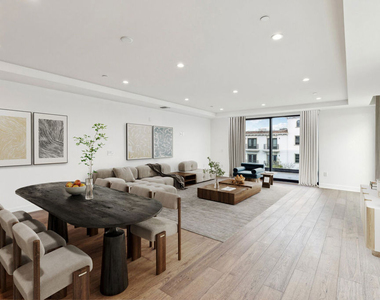 725 N Croft Avenue - Photo Thumbnail 6