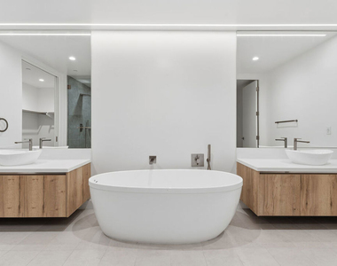 725 N Croft Avenue - Photo Thumbnail 22