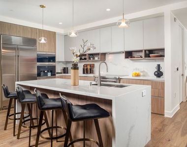 725 N Croft Avenue - Photo Thumbnail 36