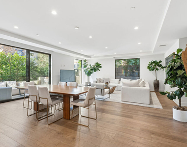 725 N Croft Avenue - Photo Thumbnail 4