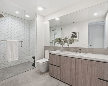 725 N Croft Avenue - Photo Thumbnail 20