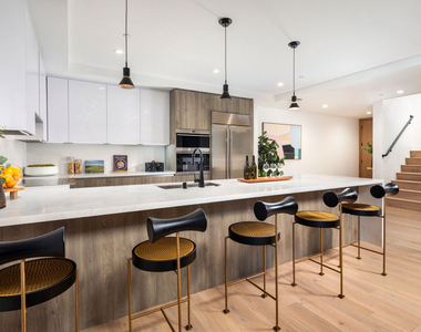 725 N Croft Avenue - Photo Thumbnail 28