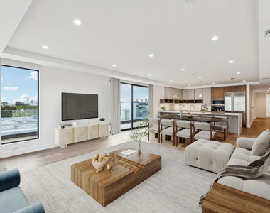725 N Croft Avenue - Photo Thumbnail 1