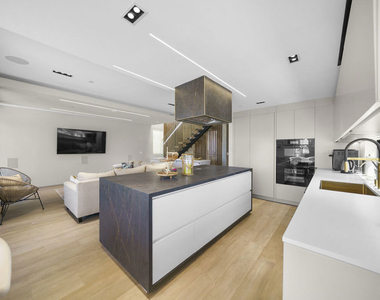 1500 Ocean Drive - Photo Thumbnail 27