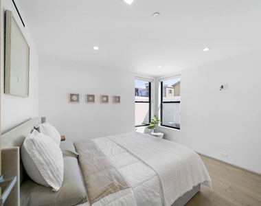 1500 Ocean Drive - Photo Thumbnail 14