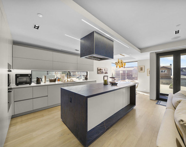 1500 Ocean Drive - Photo Thumbnail 24