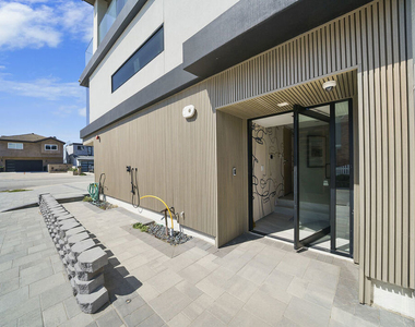 1500 Ocean Drive - Photo Thumbnail 8