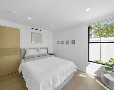 1500 Ocean Drive - Photo Thumbnail 15