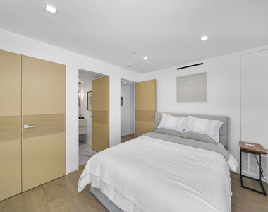 1500 Ocean Drive - Photo Thumbnail 16