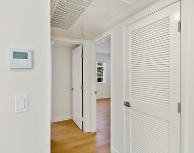 954 N San Vicente Boulevard - Photo Thumbnail 10