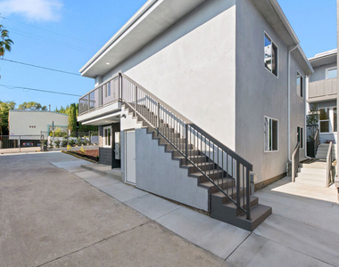 954 N San Vicente Boulevard - Photo Thumbnail 19