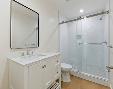 954 N San Vicente Boulevard - Photo Thumbnail 17