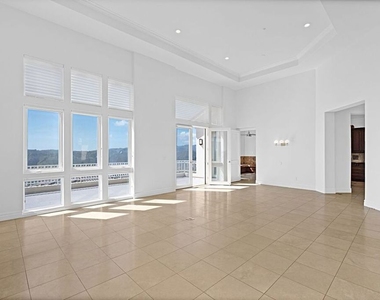 16646 Calle Brittany - Photo Thumbnail 7