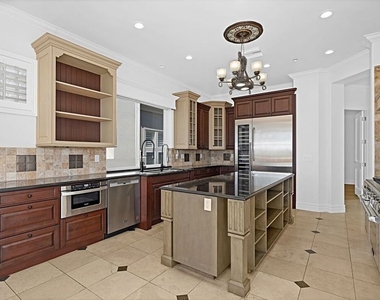 16646 Calle Brittany - Photo Thumbnail 14