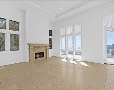 16646 Calle Brittany - Photo Thumbnail 5