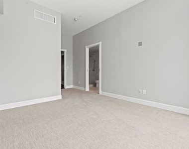 900 W Olympic Boulevard - Photo Thumbnail 24