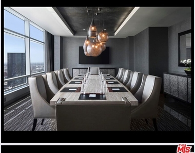 900 W Olympic Boulevard - Photo Thumbnail 30