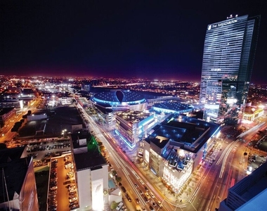 900 W Olympic Boulevard - Photo Thumbnail 35