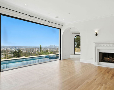 1675 Woods Drive - Photo Thumbnail 14