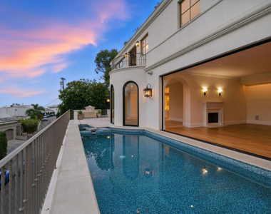 1675 Woods Drive - Photo Thumbnail 4
