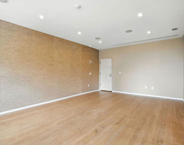1675 Woods Drive - Photo Thumbnail 54