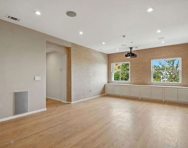 1675 Woods Drive - Photo Thumbnail 53