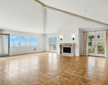1675 Woods Drive - Photo Thumbnail 8